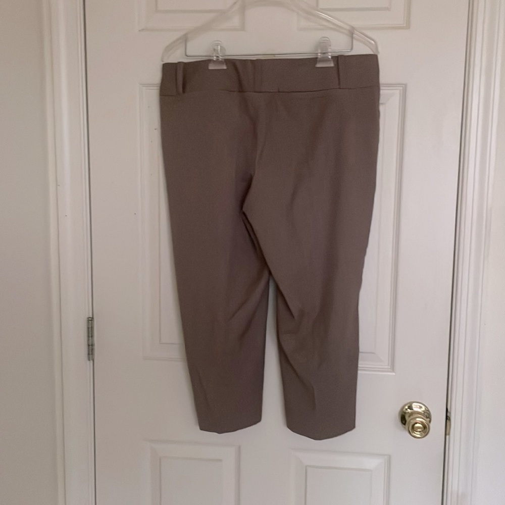 Mossimo Brown Capri Size 12 - Picture 2 of 3